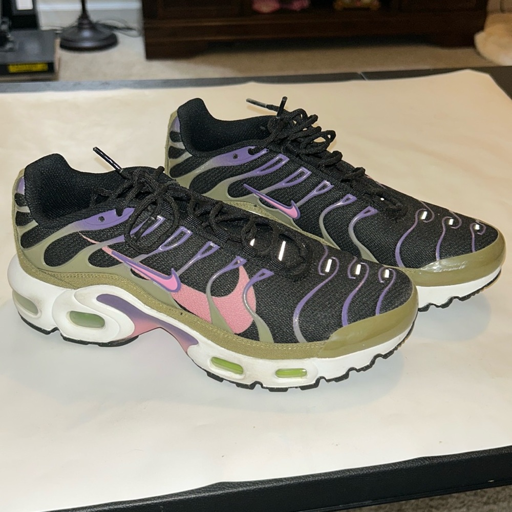 Youth 5.5 Nike Air Max Plus “Black Canyon Purple” Athletic Running Shoes DX3093-